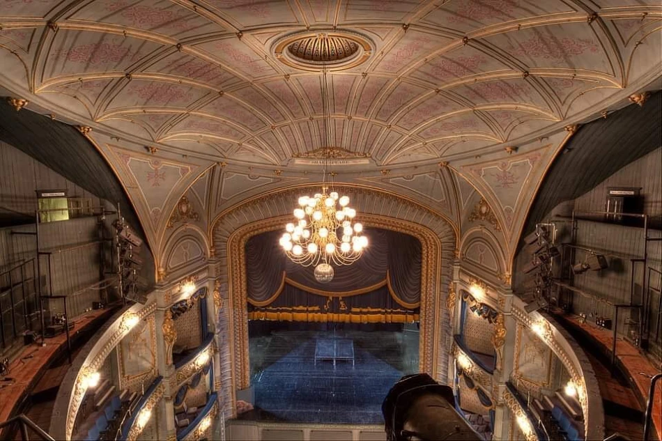 The ceiling of the grand Tyne Theatre & Opera House