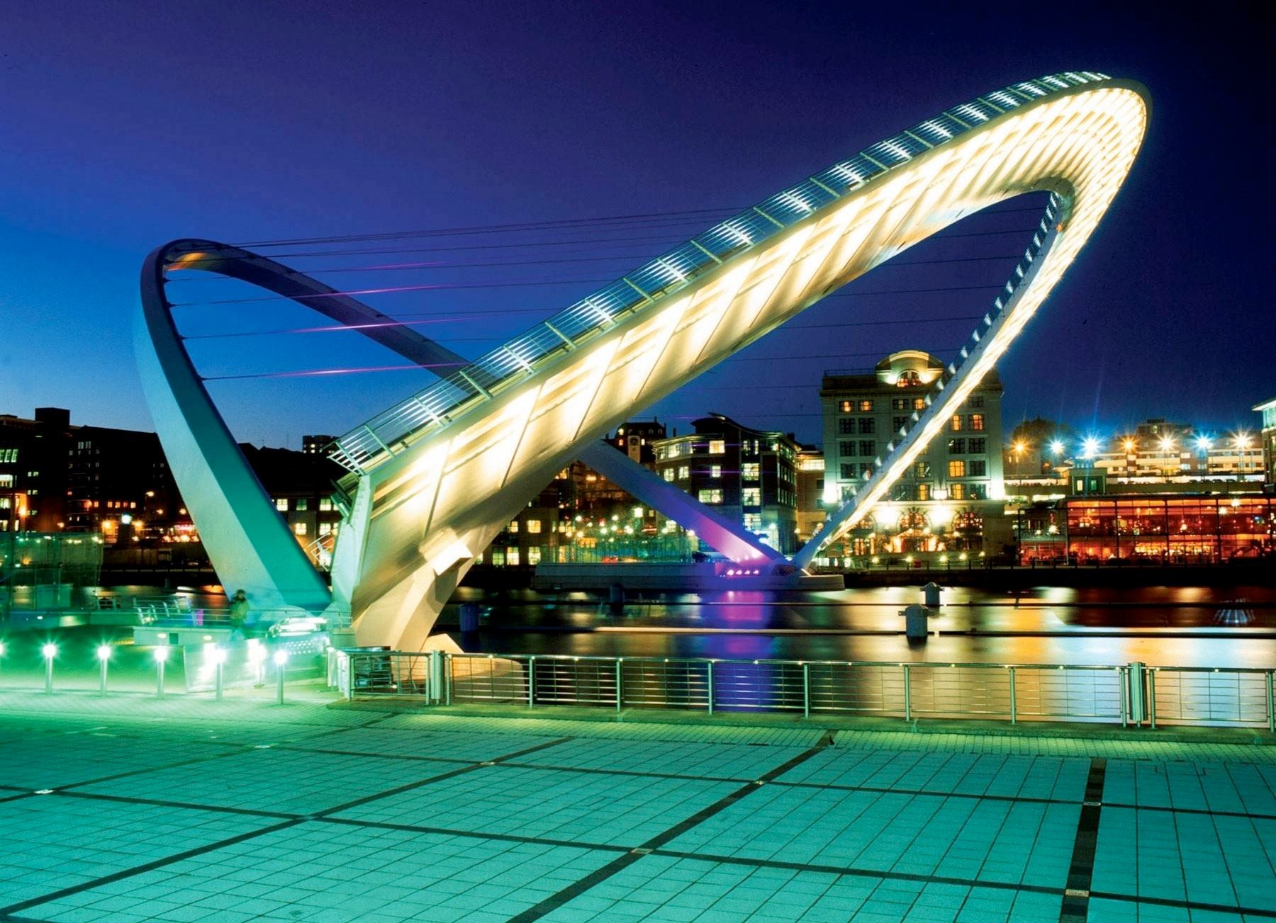Gateshead Millennium Bridge Get Into Newcastle